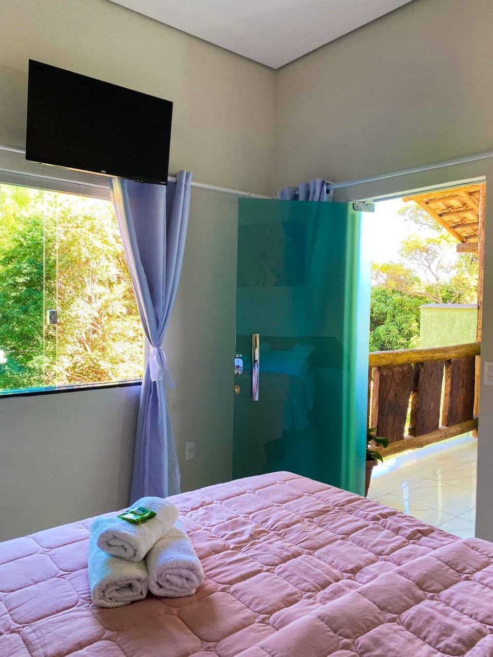 Bed, TV and multimedia, View (from property/room), Photo of the whole room, Bedroom