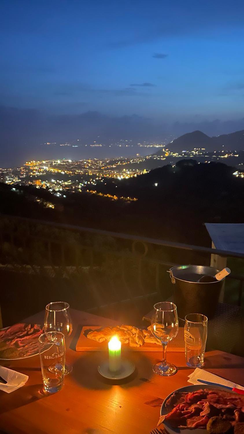 Night, Natural landscape, Food and drinks, Dining area, Mountain view, Drinks