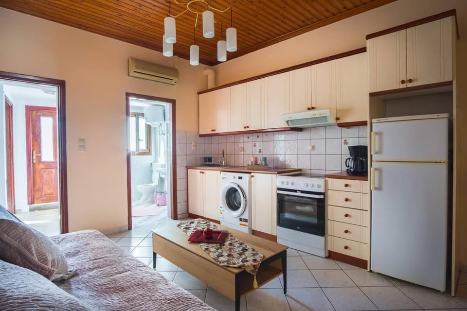 Kitchen or kitchenette, Seating area