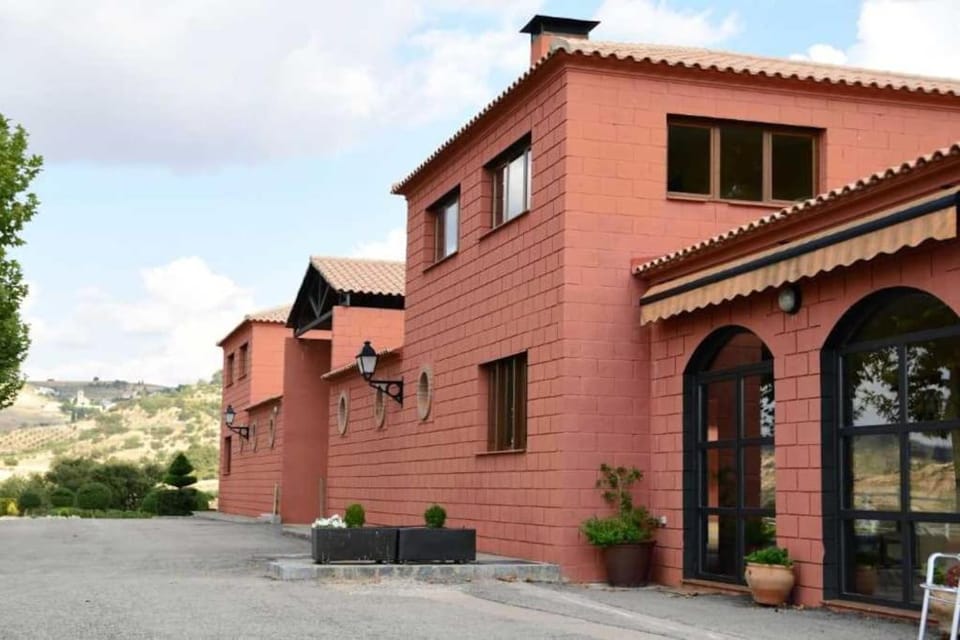 Finca para eventos y complejo rural Mi Cobijo Country House in Castile-La Mancha