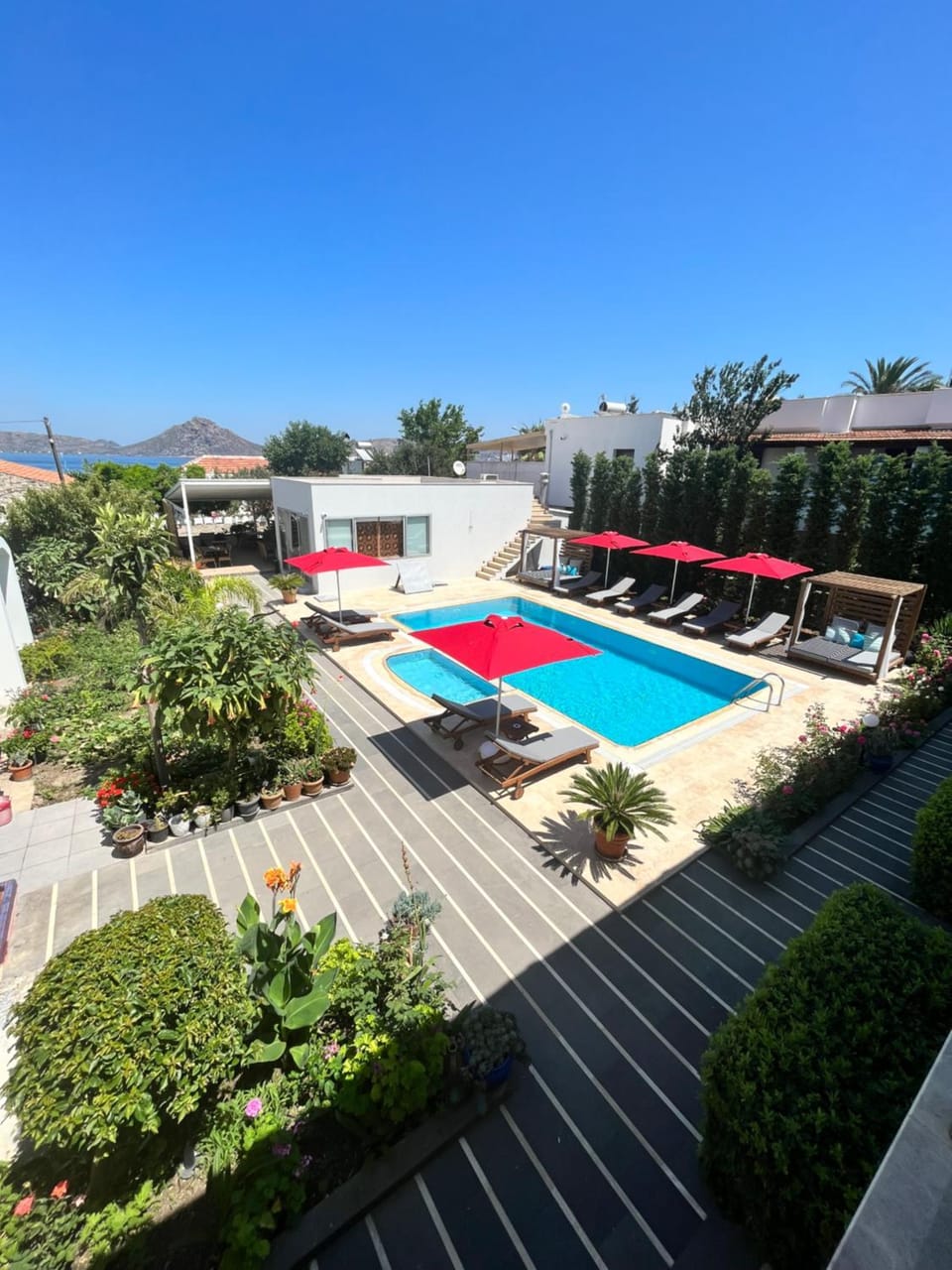 Property building, Swimming pool