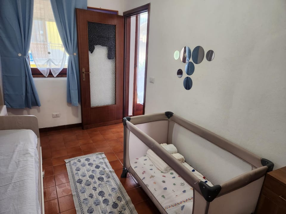 La Casetta di Laura intera casa indipendente a chi piace il silenzio vista lago 5 chilometri da Varenna House in Lierna