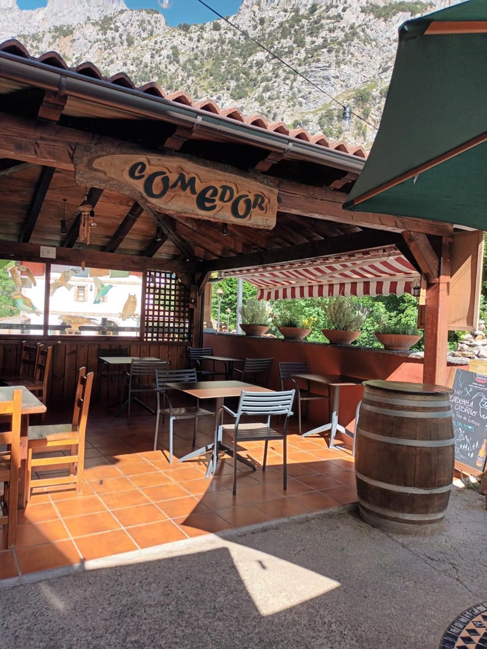 Albergue de Caín "El Diablo de la peña" Hostel in Asturias
