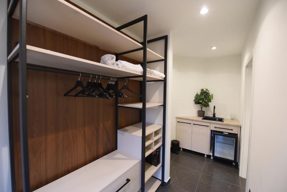 Bed, Kitchen or kitchenette, Photo of the whole room, Bedroom, bunk bed, wardrobe