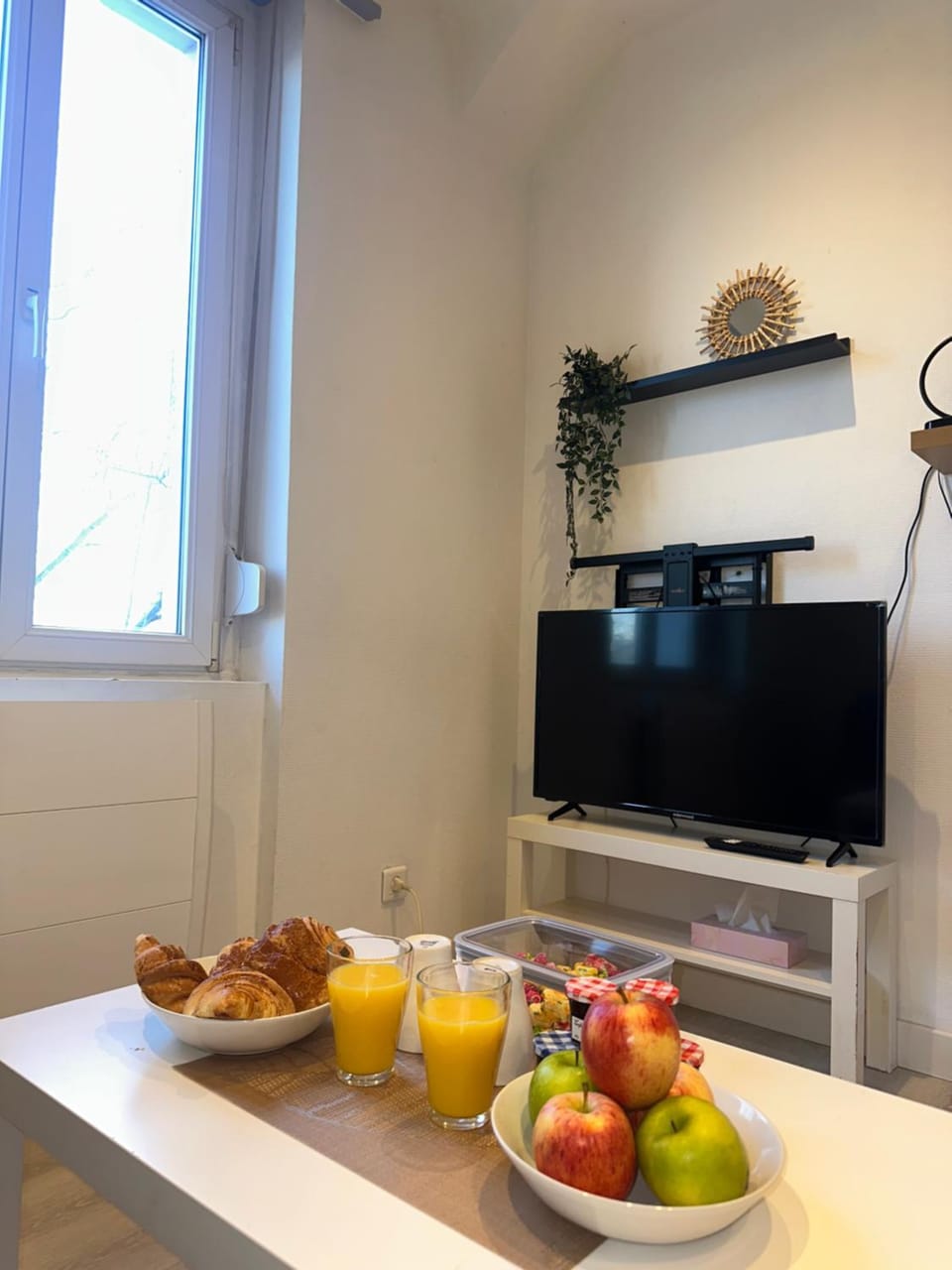 TV and multimedia, Food and drinks