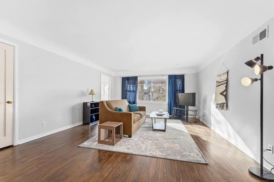 Entire two bedroom unit Apartment in Sioux Falls