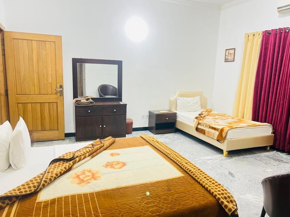 Bed, TV and multimedia, Bedroom, air conditioner