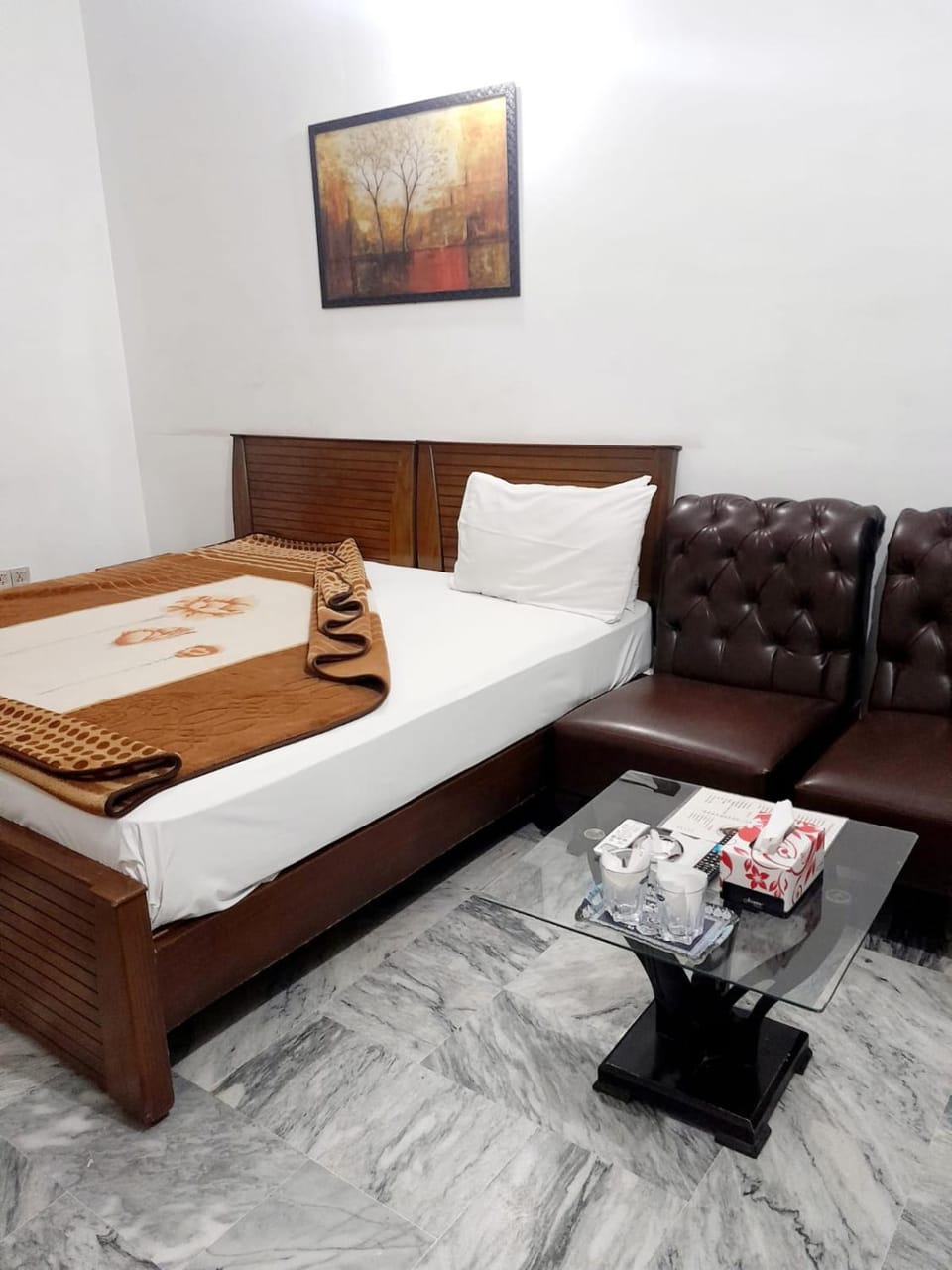Bed, Photo of the whole room, Seating area, Bedroom, towels