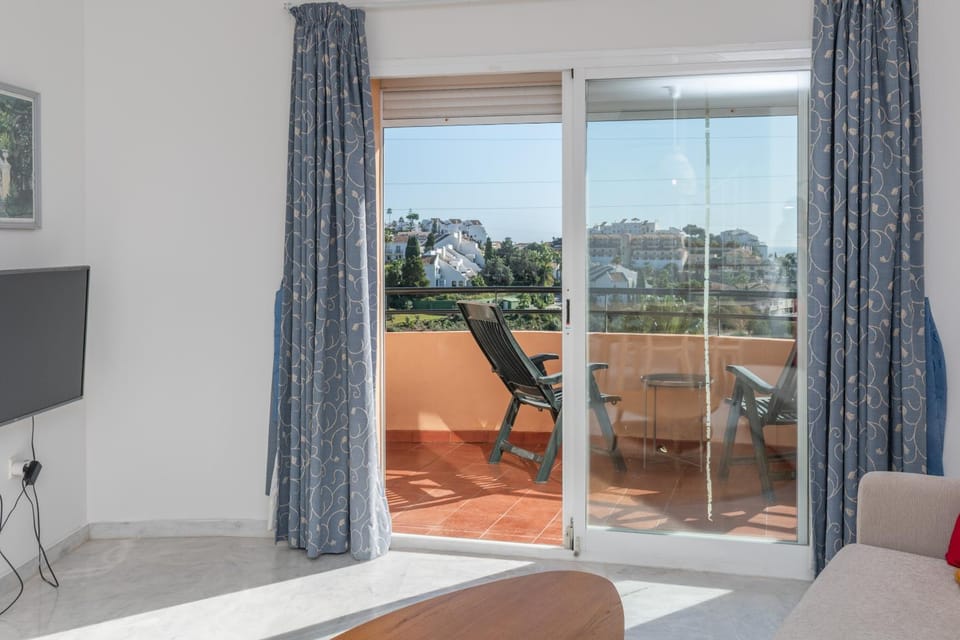 Miraflores Golf View Retreat Apartment in Sitio de Calahonda
