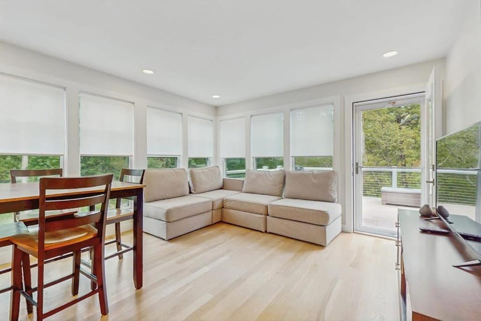 The Saffron Cottage House in Wellfleet
