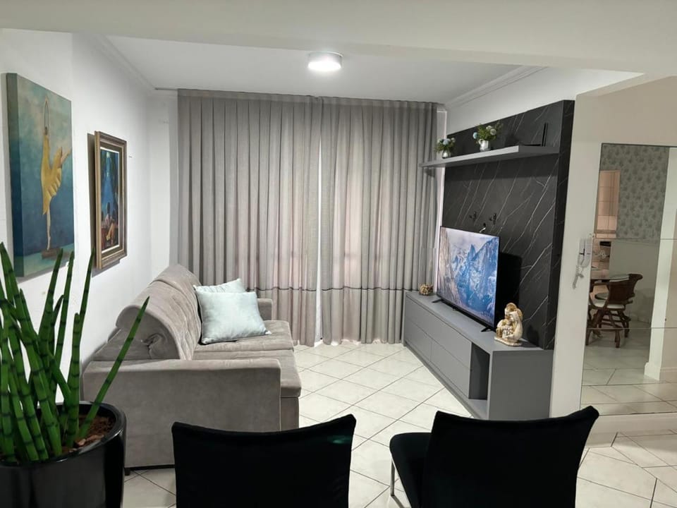 Apartamento em Itapema/MeiaPraia Apartment in Porto Belo