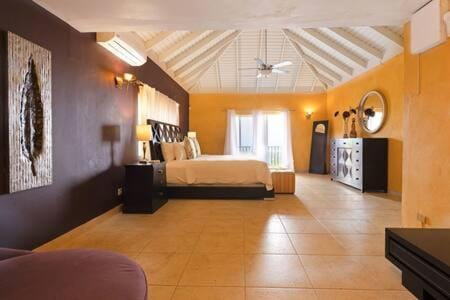 Hospitality Expert Stonehenge:5BR Villa/Chef/Beach Villa in Montego Bay