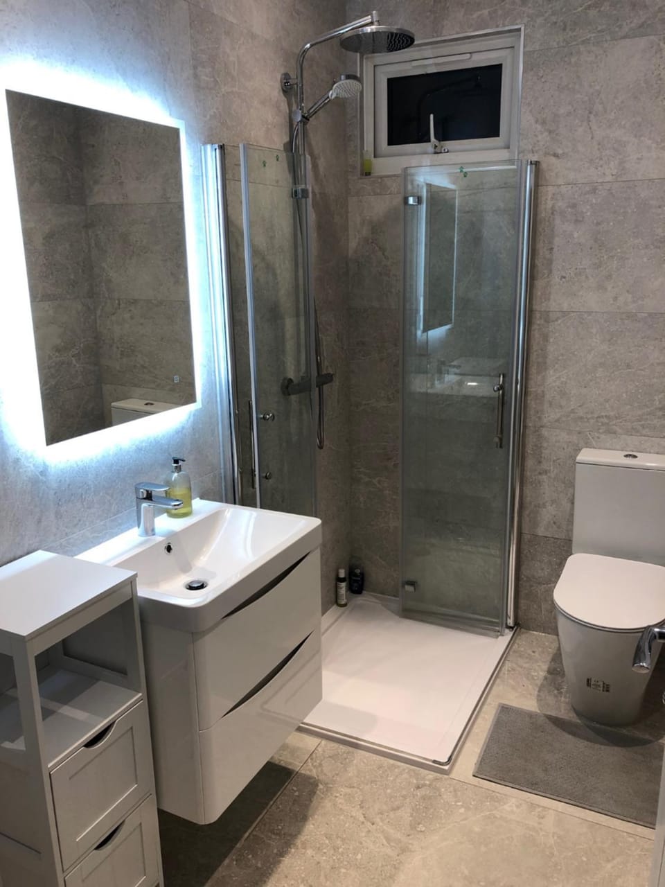 Flat 5 minutes to East Croydon Station Apartment in Croydon