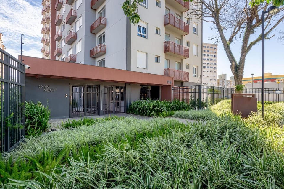 Property building, Facade/entrance, Day, Natural landscape, Garden, Garden view