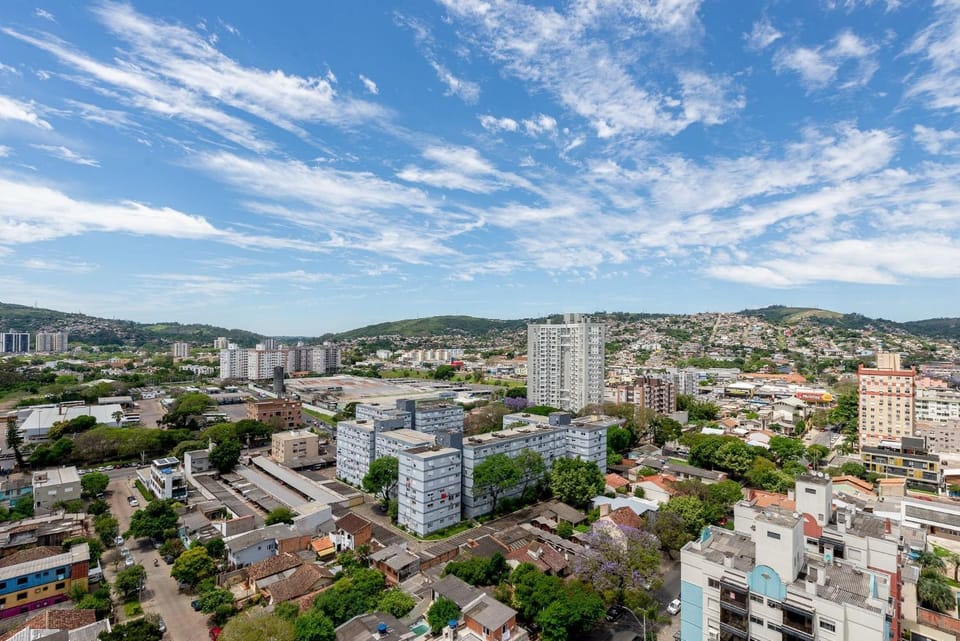 Property building, Nearby landmark, Day, Neighbourhood, Natural landscape, Bird's eye view, City view, Mountain view, Street view, Location