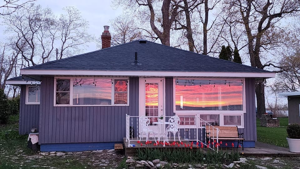 Dreamcatcher Lake House House in Pelee