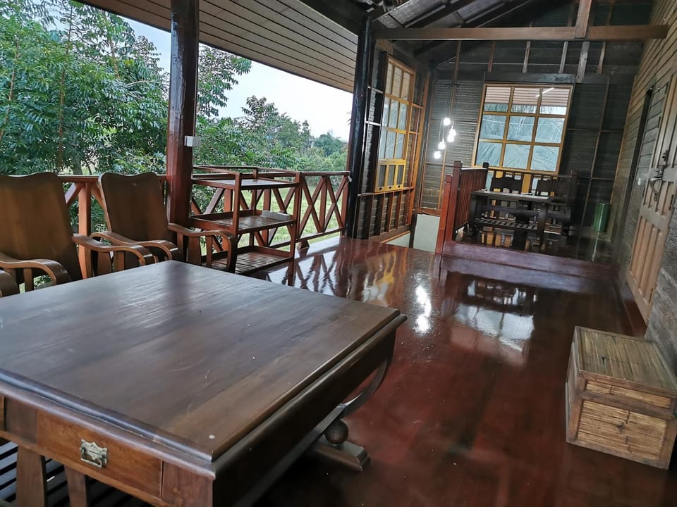 Dining area, Internal: Not applicable to any particular room