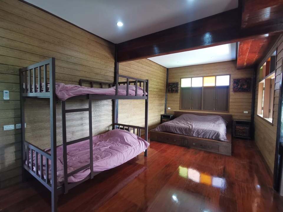 Bed, Bedroom, bunk bed