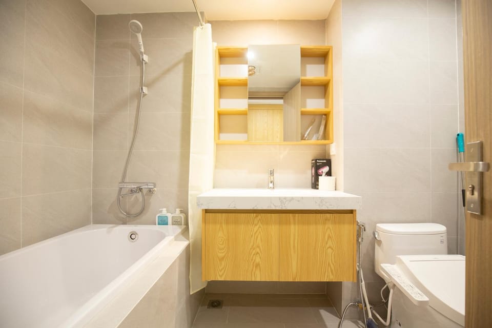 Bathroom, Bath