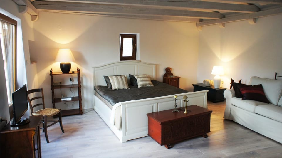 Living room, Seating area, Bedroom