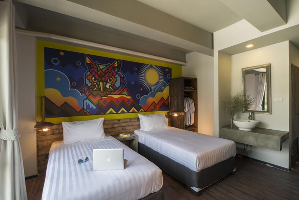Photo of the whole room, Bedroom