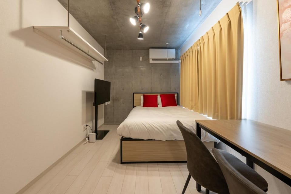 Bed, Living room, Photo of the whole room, Seating area, Bedroom, air conditioner