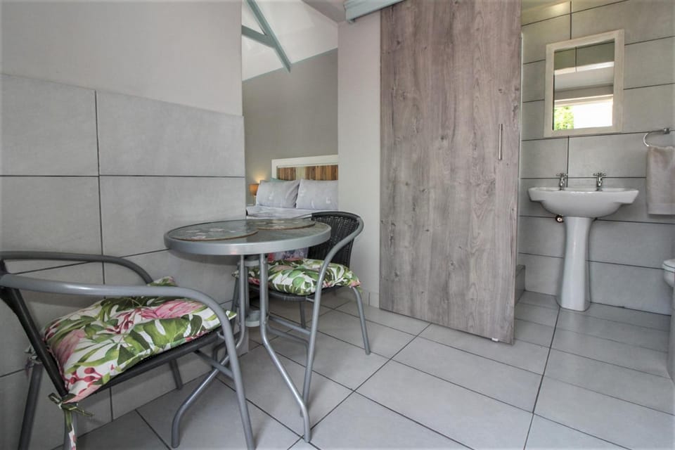 5 Tides End and 5 on Tides End Apartment in Knysna