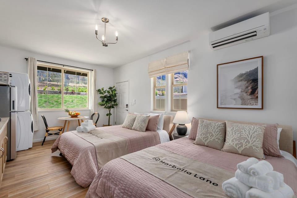 Bedroom, air conditioner