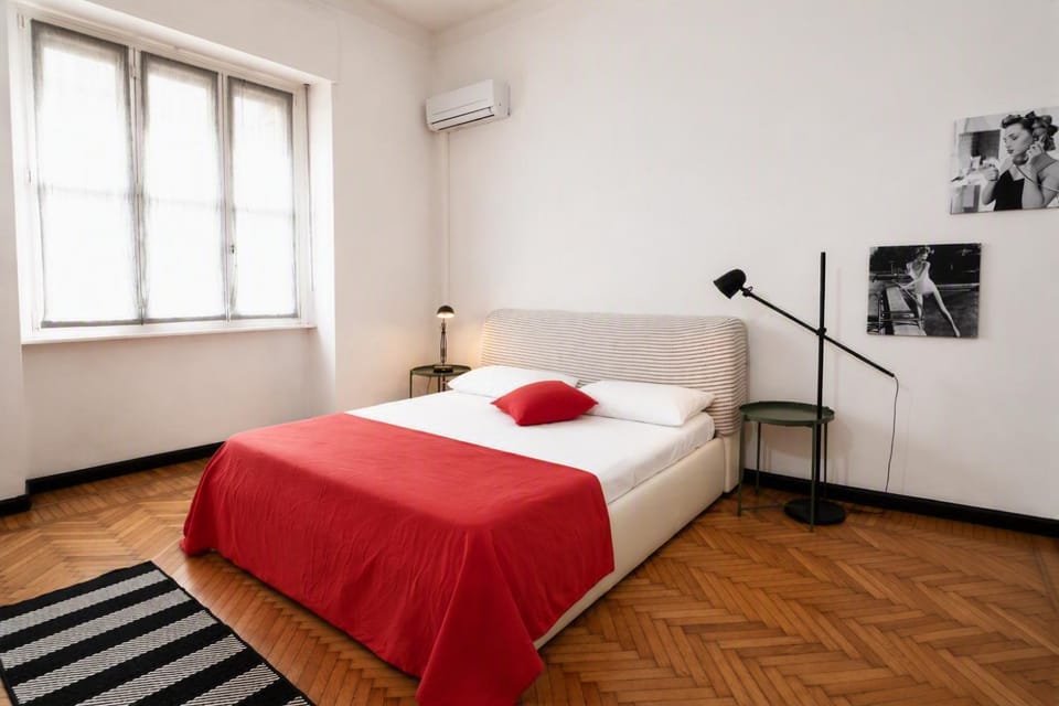 Pop House - Spacious flat next to Cathedral & Lake Apartment in Como