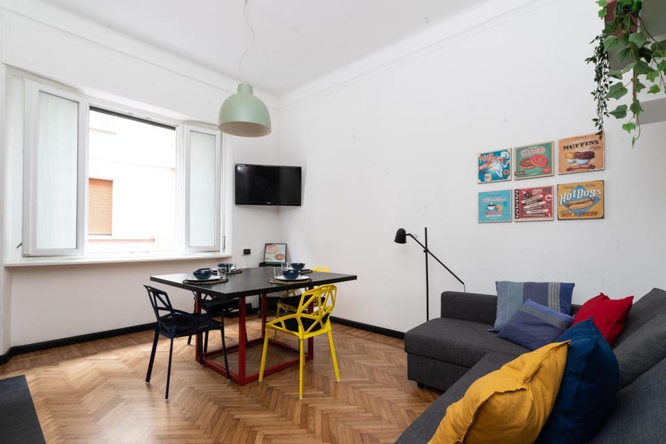Communal lounge/ TV room, Living room, Dining area