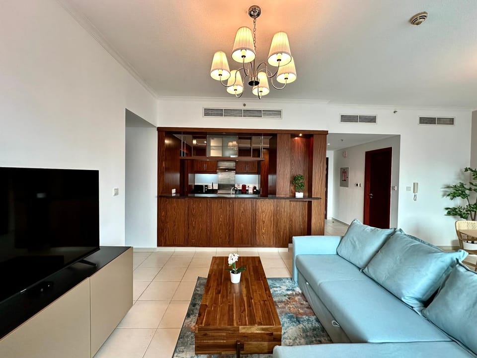 Lux BnB I The Residences I Sky Line Views Apartment in Dubai