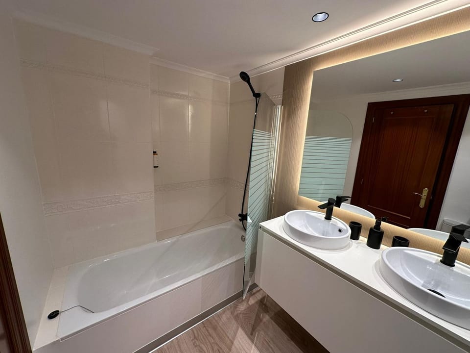 Bathroom, Bath
