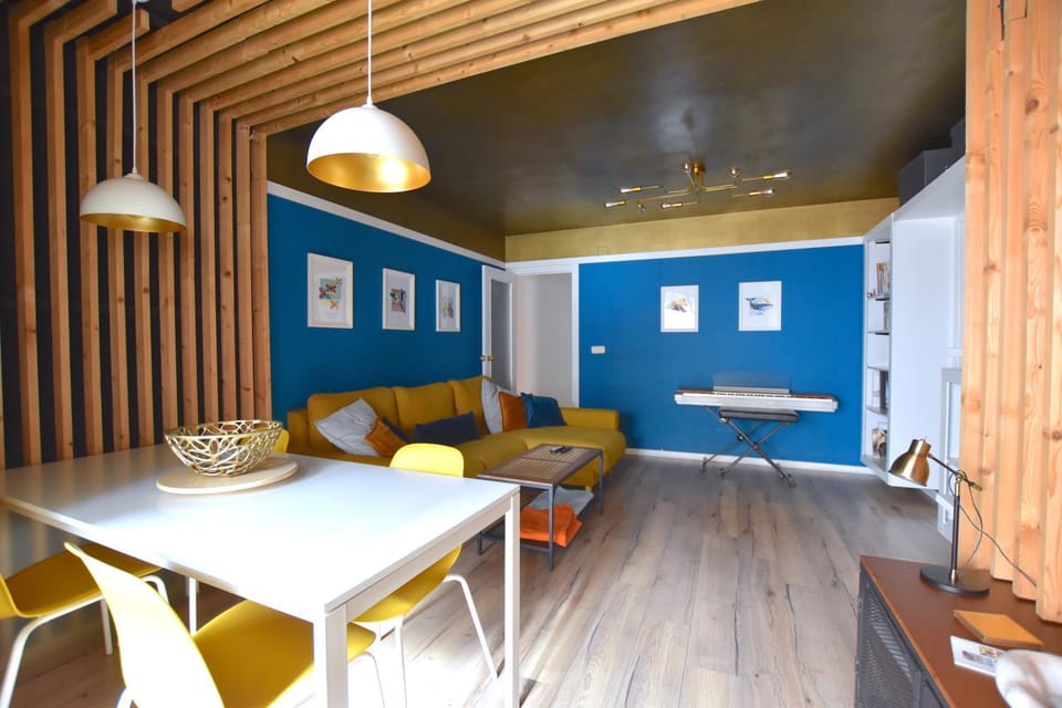 Communal lounge/ TV room, Living room, Seating area, Dining area