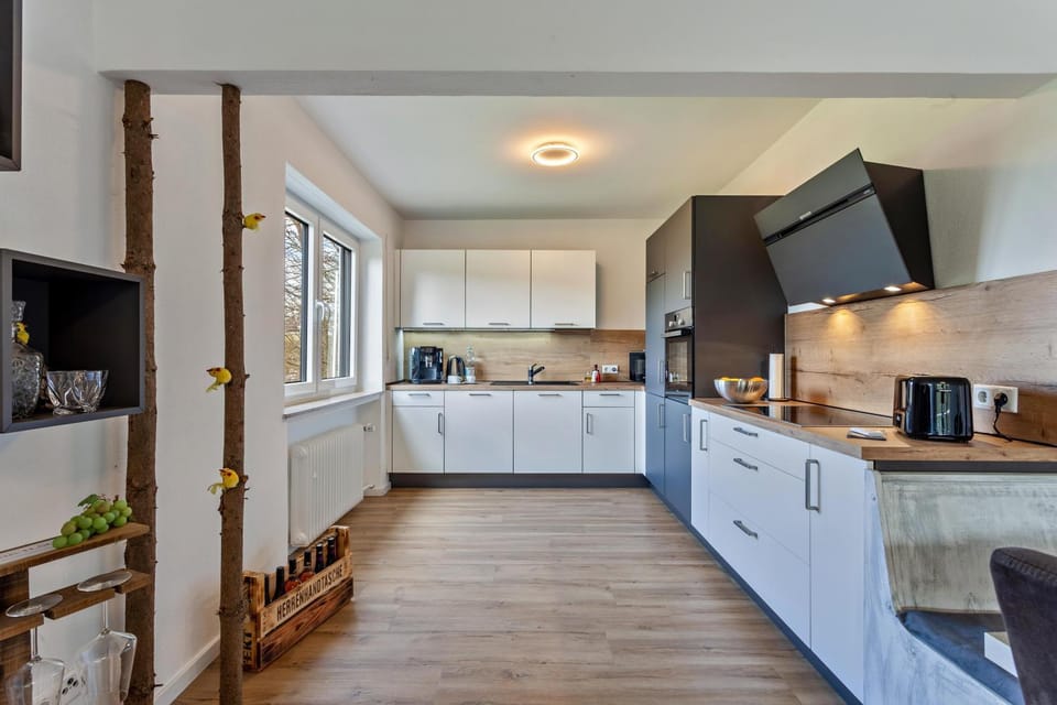 Kitchen or kitchenette, Living room