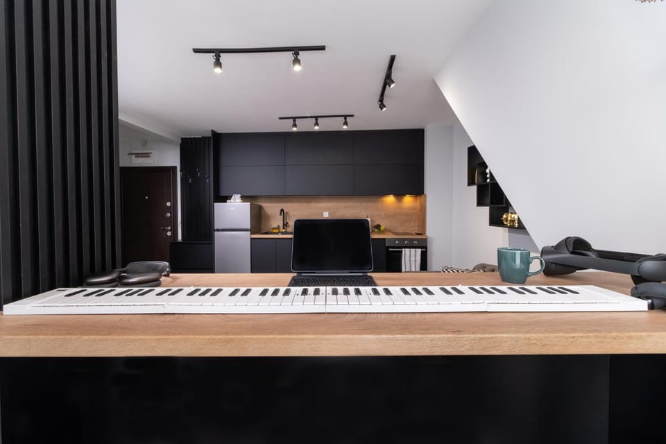 Kitchen or kitchenette, Business facilities, Decorative detail, oven, air conditioner