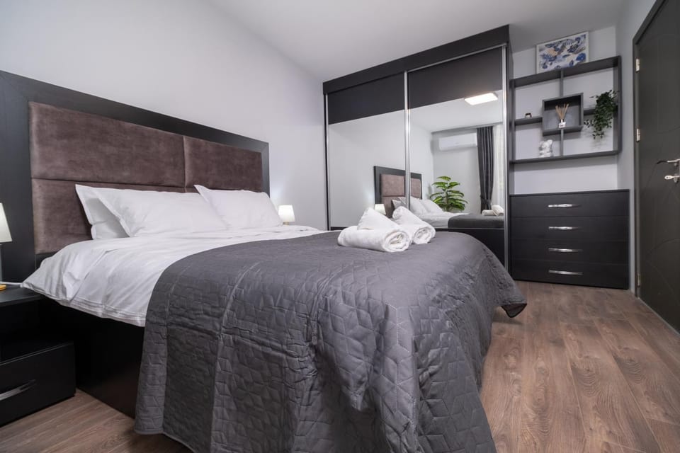 Bed, Photo of the whole room, Bedroom, towels, wardrobe