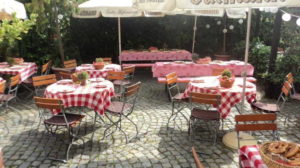 Restaurant/places to eat, Food and drinks, Food