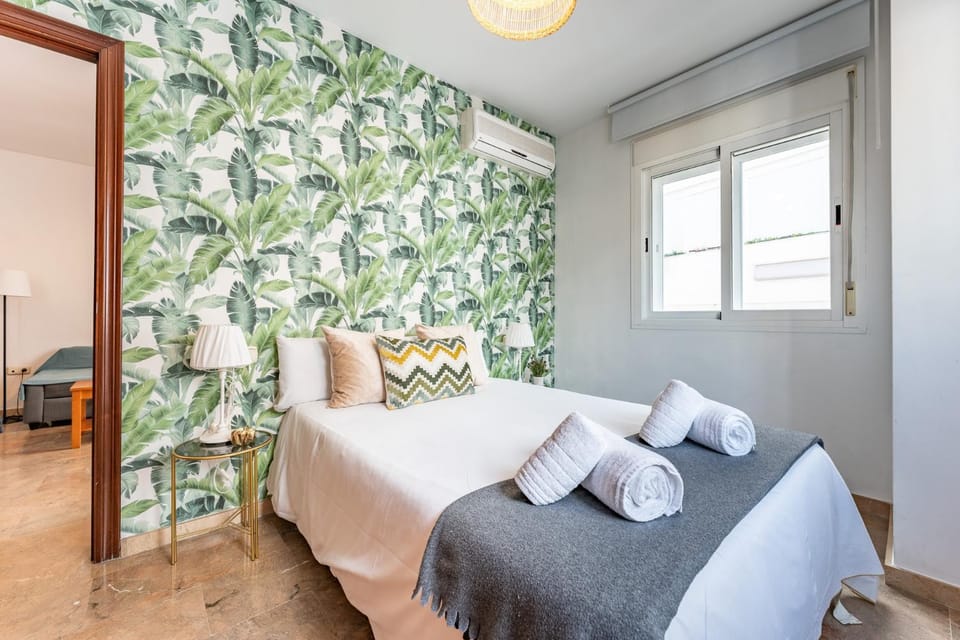 Bed, Photo of the whole room, Bedroom, towels, air conditioner