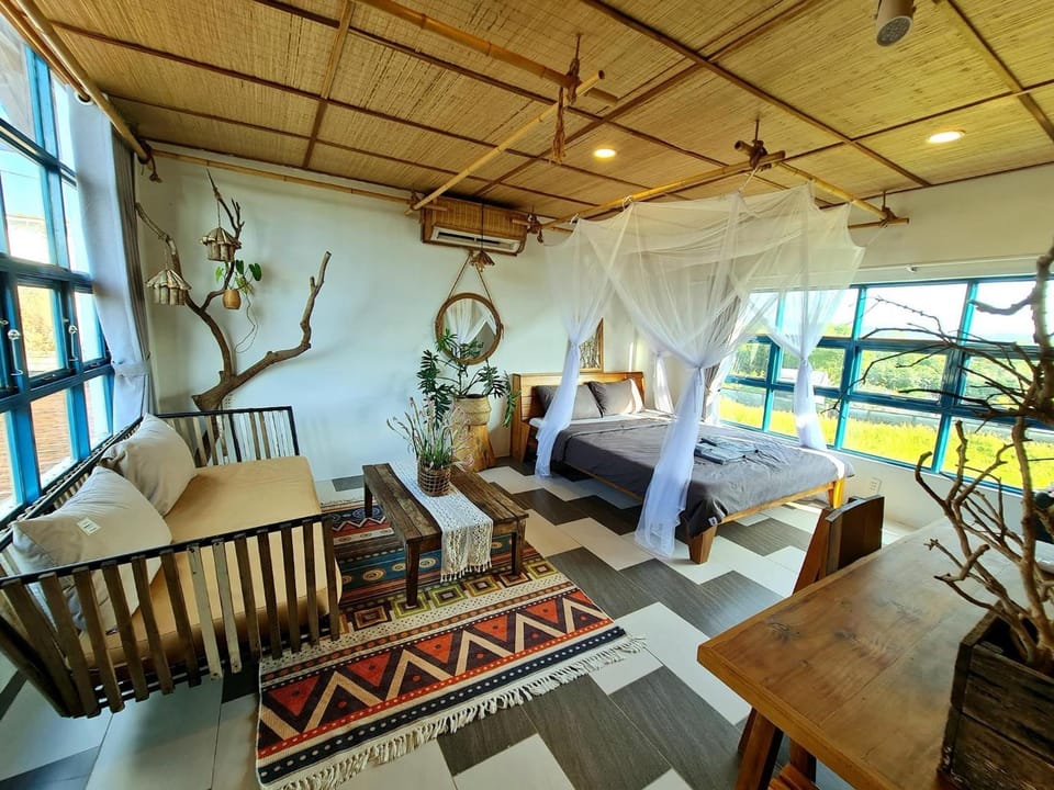 Photo of the whole room, Bedroom