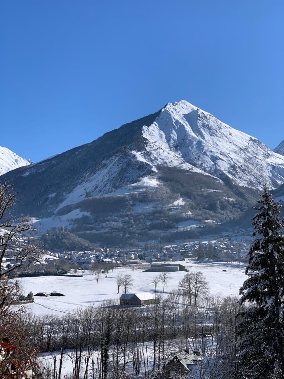 Nearby landmark, Natural landscape, Mountain view