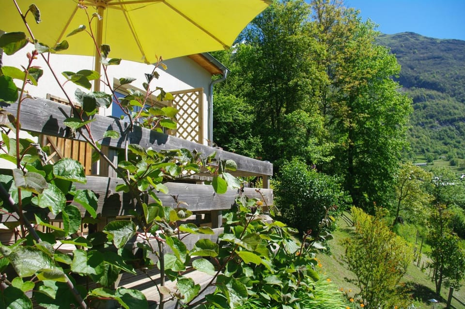 Natural landscape, Balcony/Terrace, Garden view, Mountain view