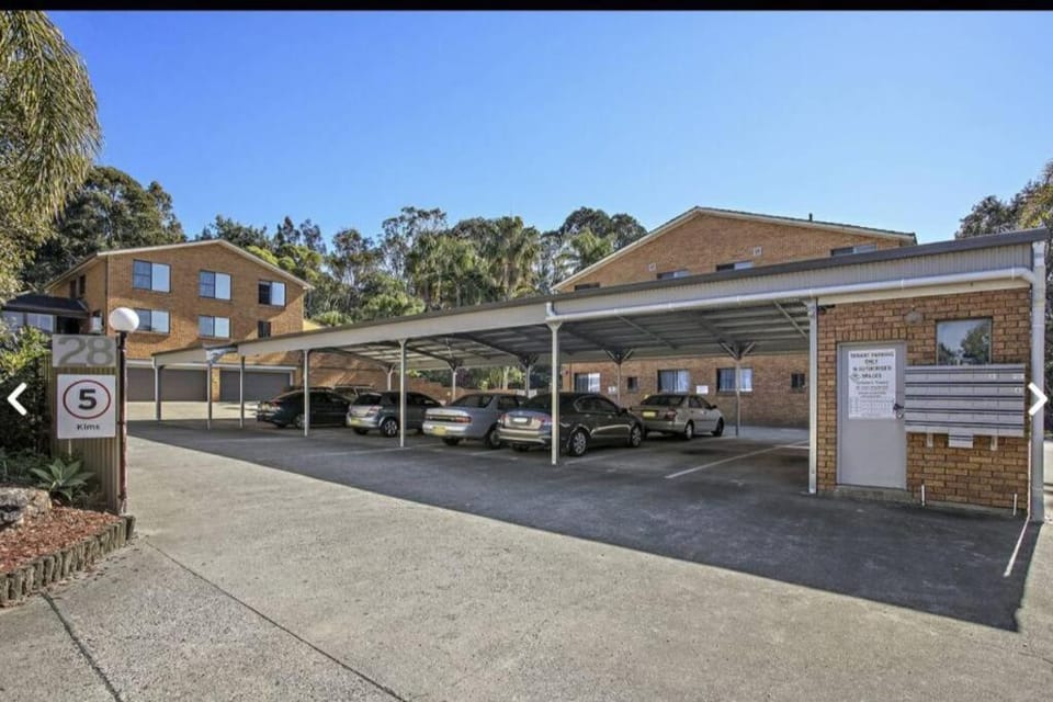 Neighbourhood, Parking