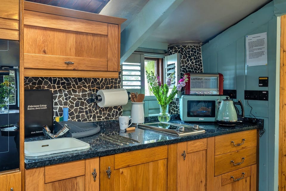 Kitchen or kitchenette, minibar, pet friendly, toaster