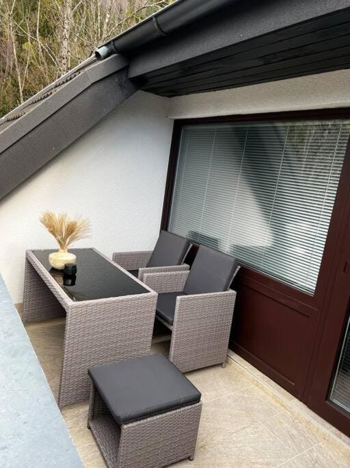 Patio, Seating area