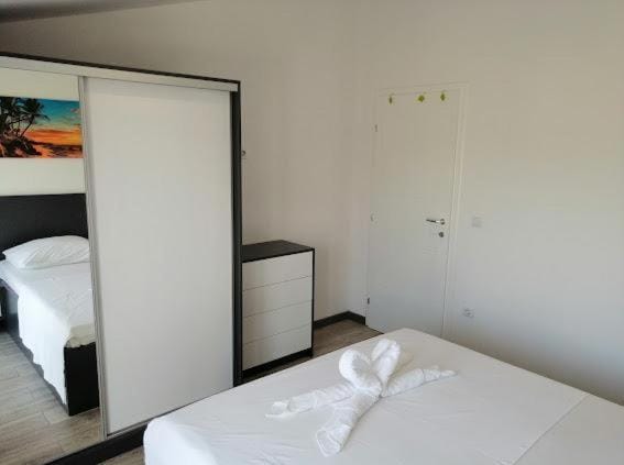 Bedroom, wardrobe