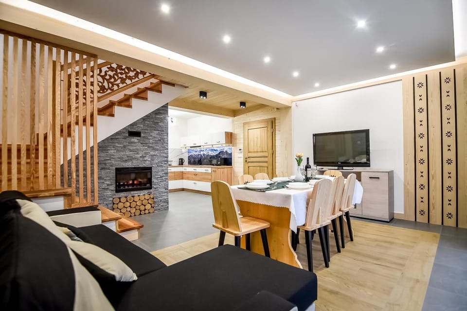 TV and multimedia, Kitchen or kitchenette, Living room, Seating area, Dining area, minibar