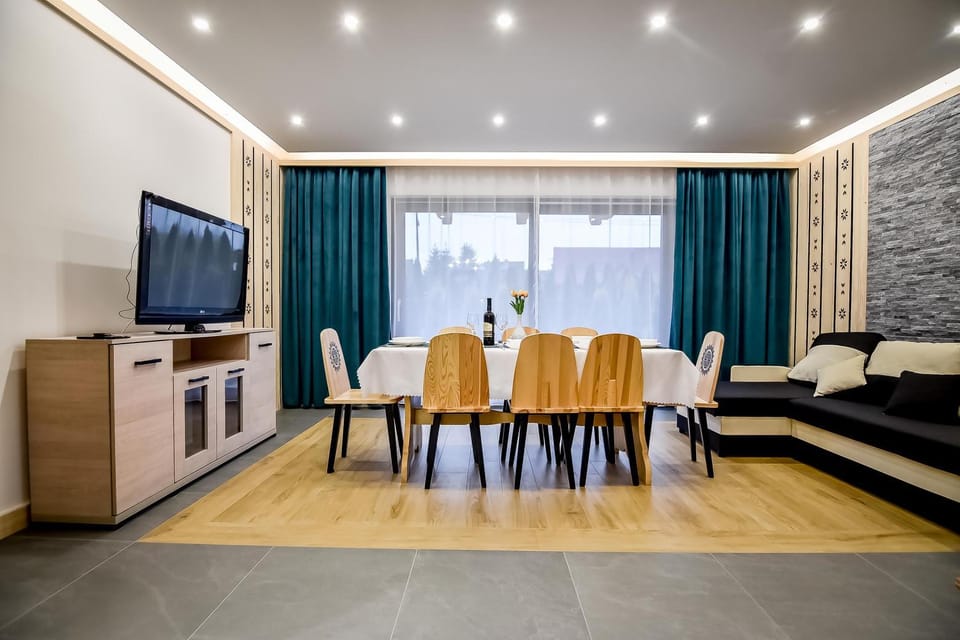 TV and multimedia, Kitchen or kitchenette, Living room, Seating area, Dining area, Evening entertainment