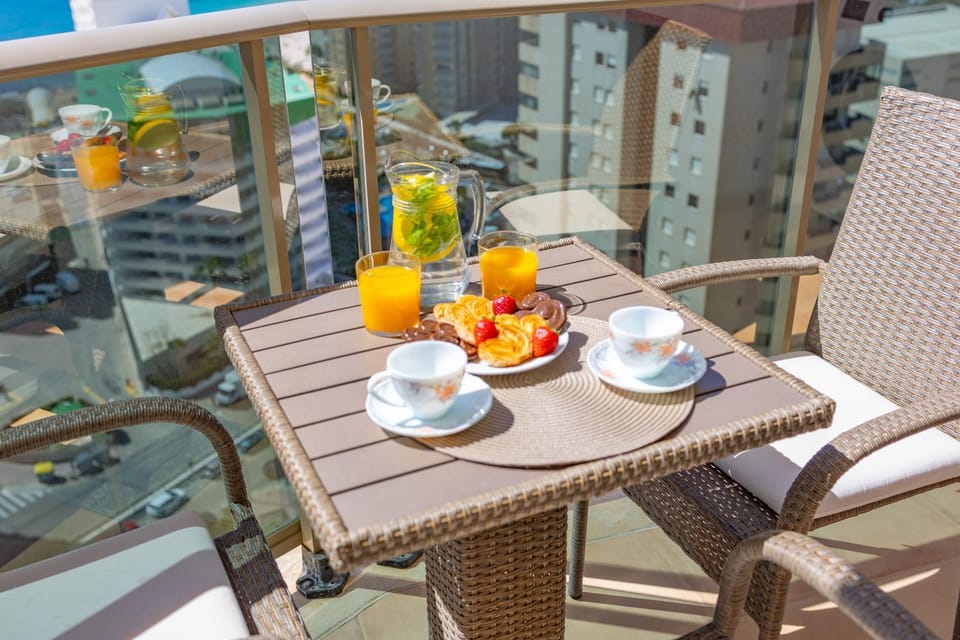 View (from property/room), Balcony/Terrace, Dining area, City view