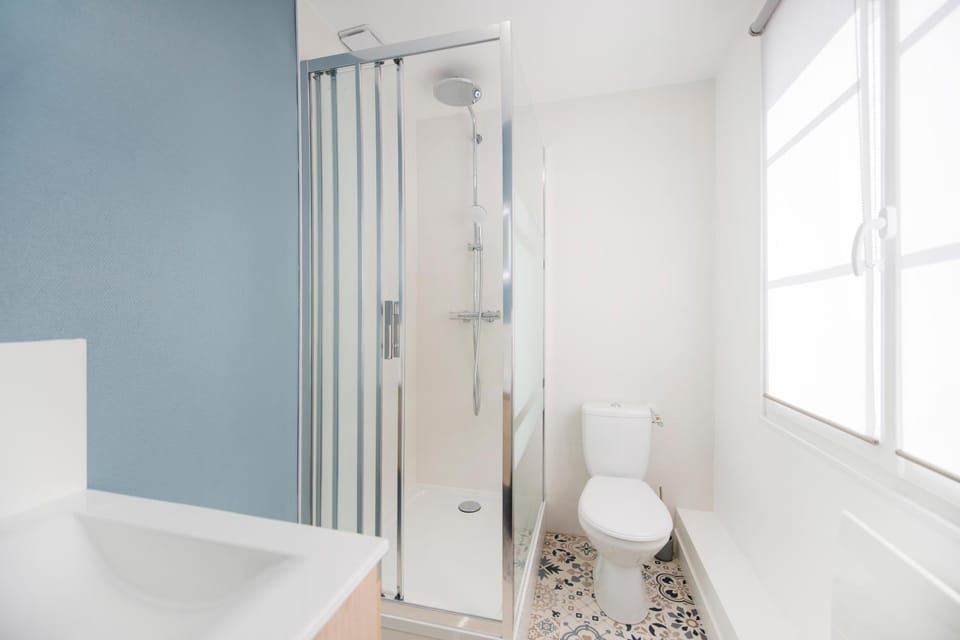 Shower, Toilet, Bathroom