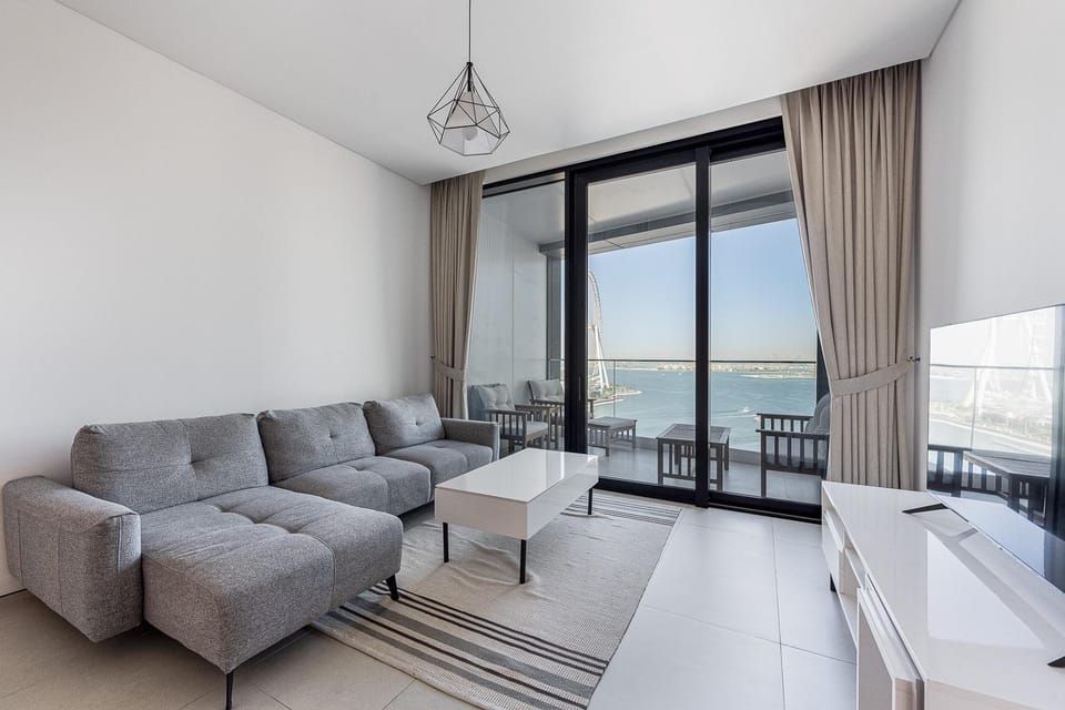 View (from property/room), Balcony/Terrace, Living room, Seating area, Sea view